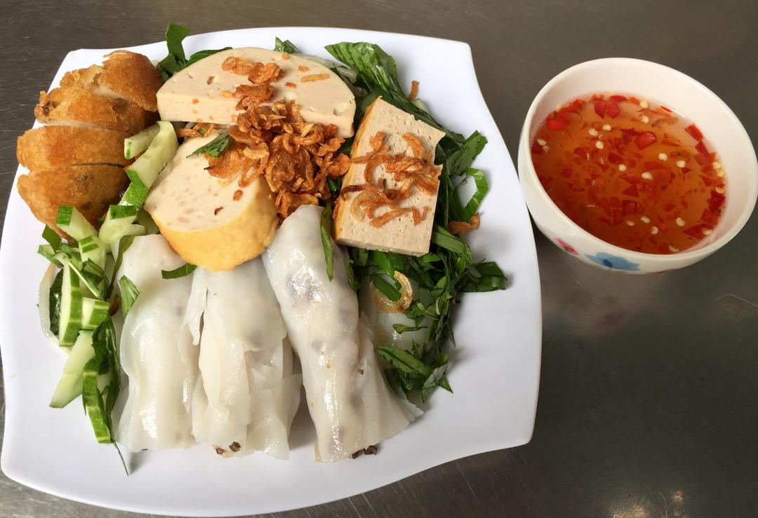 banh-cuon-nong