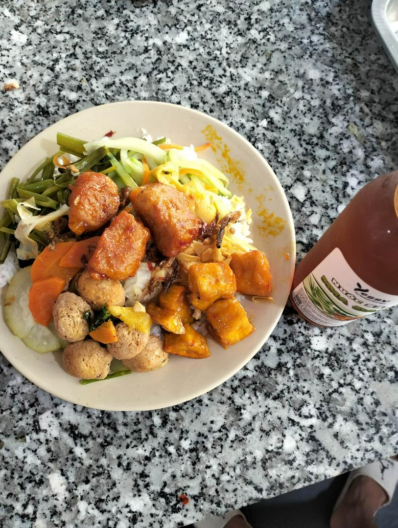 com-thap-cam-suon-dua-sam-nha-am