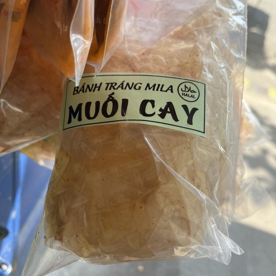 banh-trang-muoi-cay-tron-san