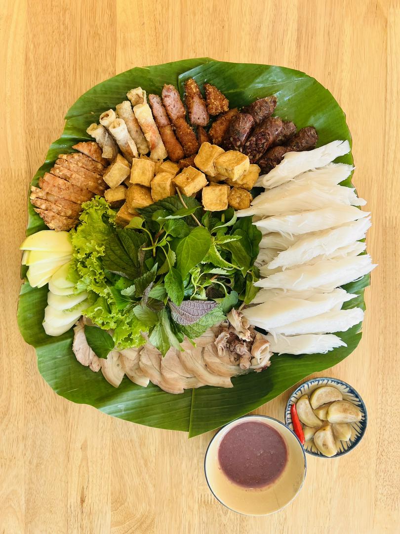 bun-au-thap-cam-03-nguoi-an