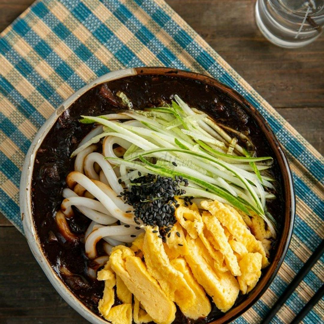 mi-tuong-en-jjajangmyeon