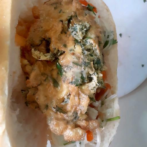 banh-my-trung-ngai-cuu