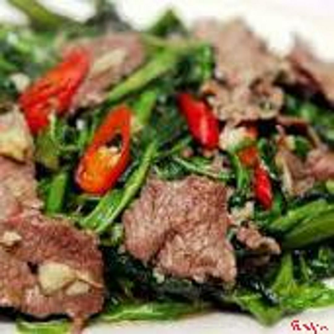 bo-tai-xao-rau-muong-nho