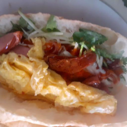 banh-my-trung-xuc-xich