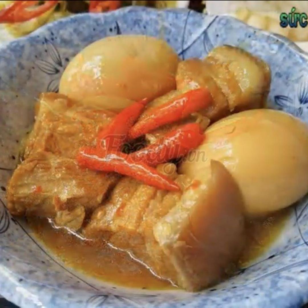 com-tam-thit-kho-trung