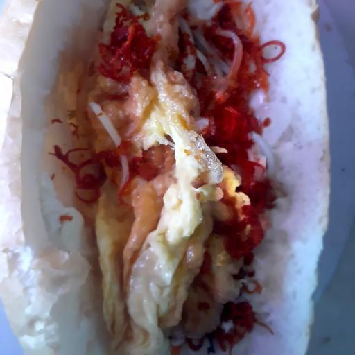 banh-my-trung-bo-kho