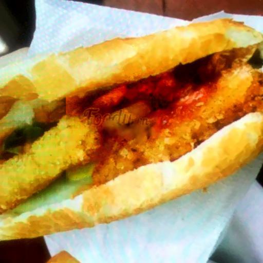 banh-my-nem-chua-thit