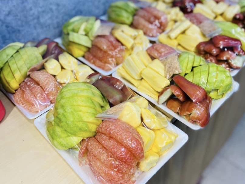 khay-hoa-qua-cat-san-theo-mua-5-mon