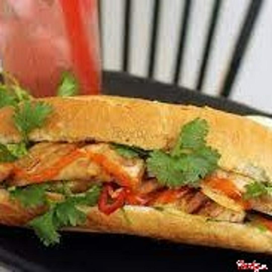 banh-mi-pate-trung