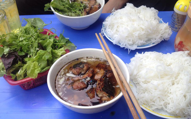 Bún-Chả-Nem---Cửa-Đông