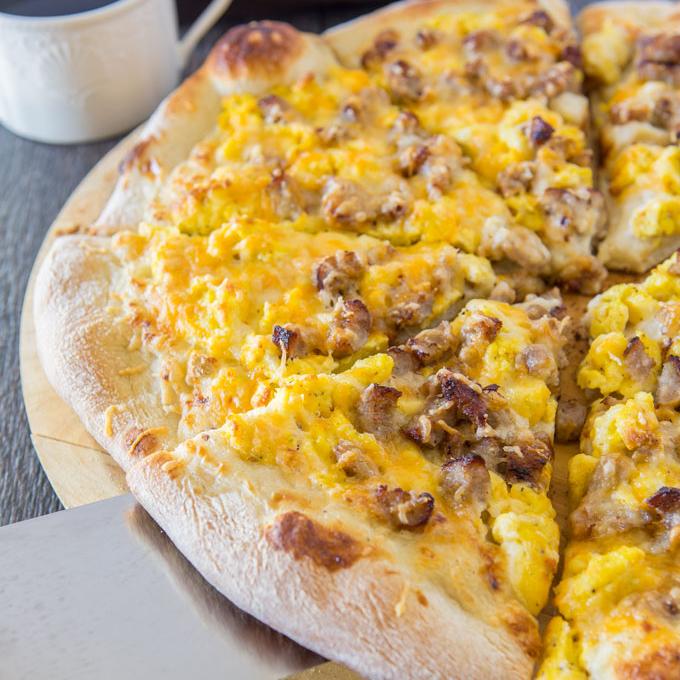 premium-pizza-xot-pho-mai-xuc-xich-bacon