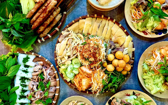 con-ga-mai-com-ga-phu-yen-hoang-hoa-tham