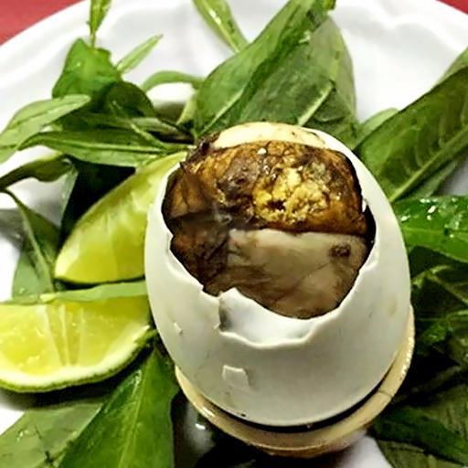 hot-vit-luoc-nuoc-dua-2-trung