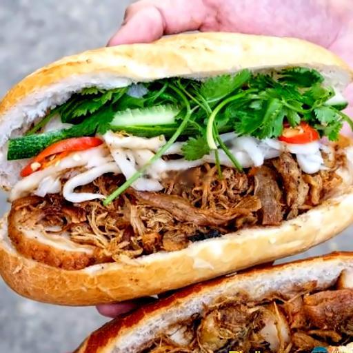 banh-my-nem-ran-trung-bo-kho-chanh-a