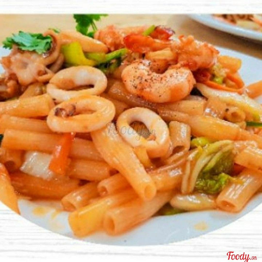 nui-xao-hai-san-thit-bo