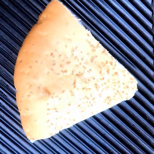 banh-mi-tam-giac-khong