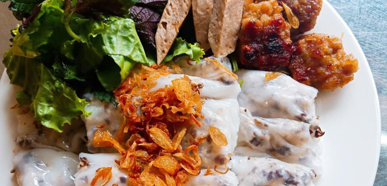 xuan-bac-banh-cuon-nong-ga-tan-inh-thon