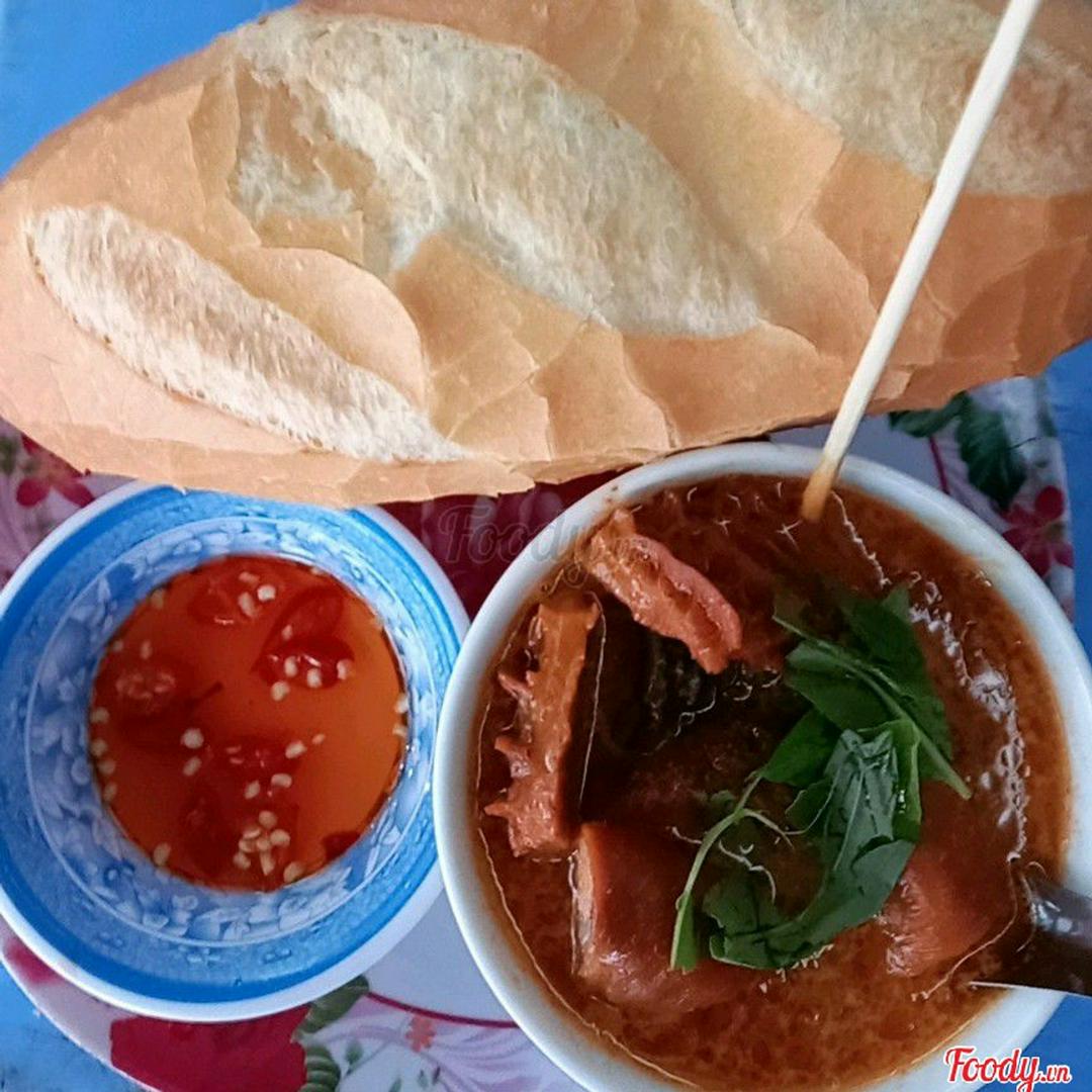 pha-lau-nuoc-banh-mi