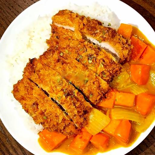 com-ca-ri-thit-chien-xu-kem-trung-op