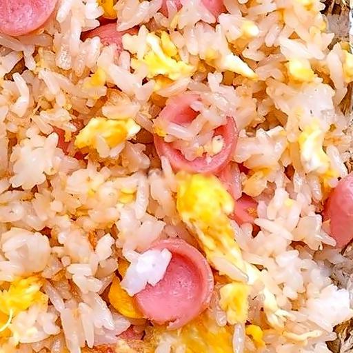 com-chien-trung-xuc-xich-thanh-cua-khong-cay