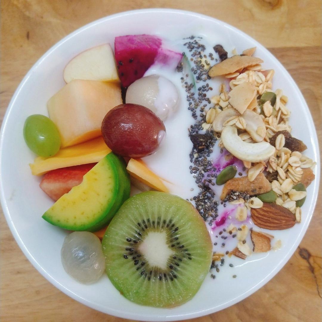 trai-cay-dam-sua-chua-ngu-coc-healthy-ac-biet
