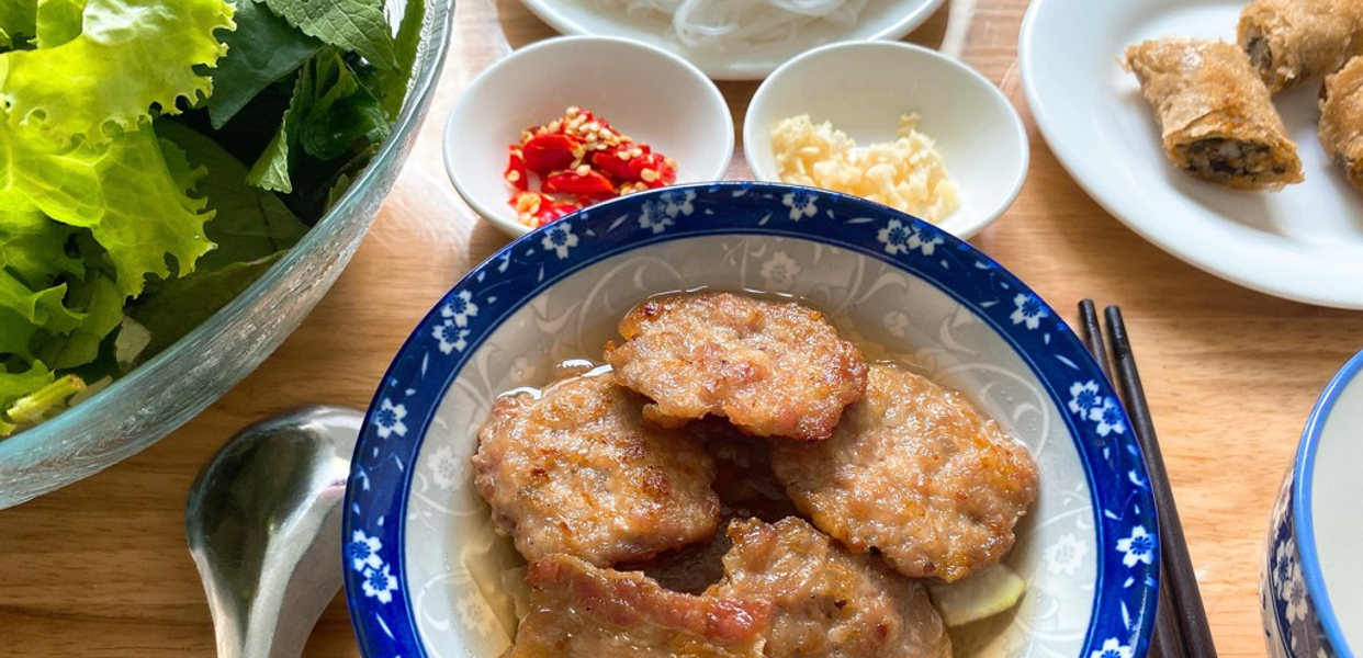 nghia-hien-bun-cha-ha-noi-phan-van-tri