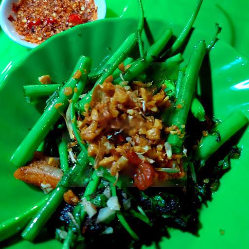 pha-lau-xao-sot-thai-top-mo