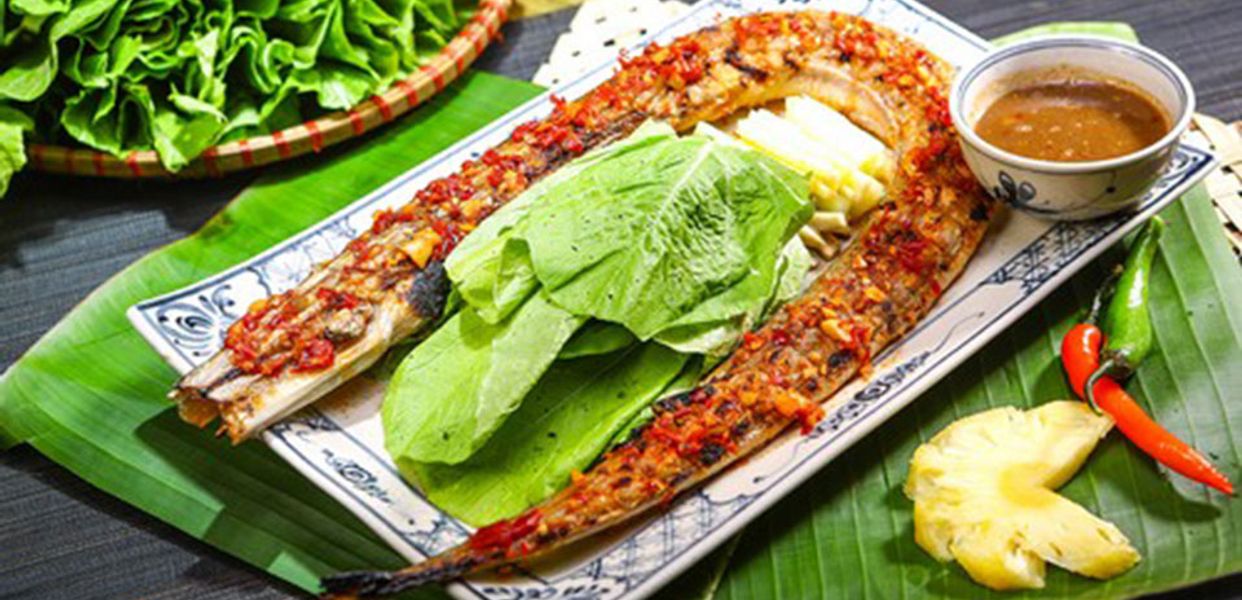 an-sach-uong-sach-am-thuc-mien-trung-cong-lo