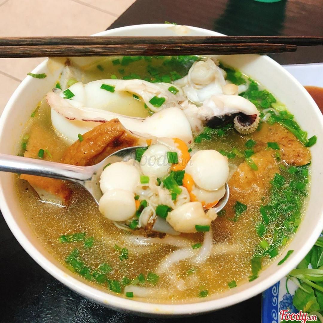 to-thap-cam-khong-cang