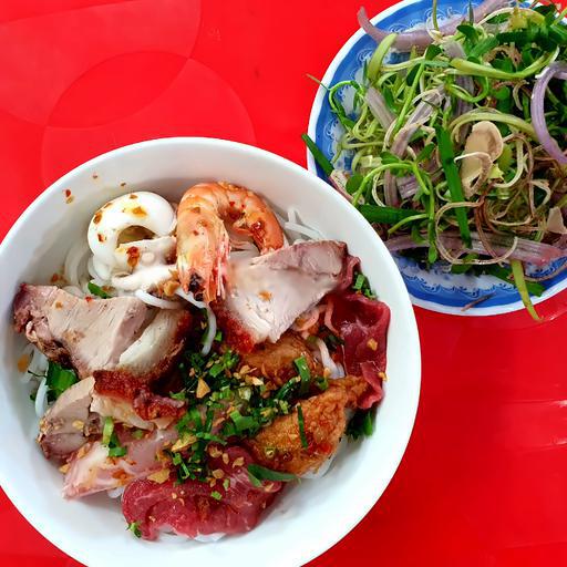 bun-mam-heo-quay-tran-mieng-to