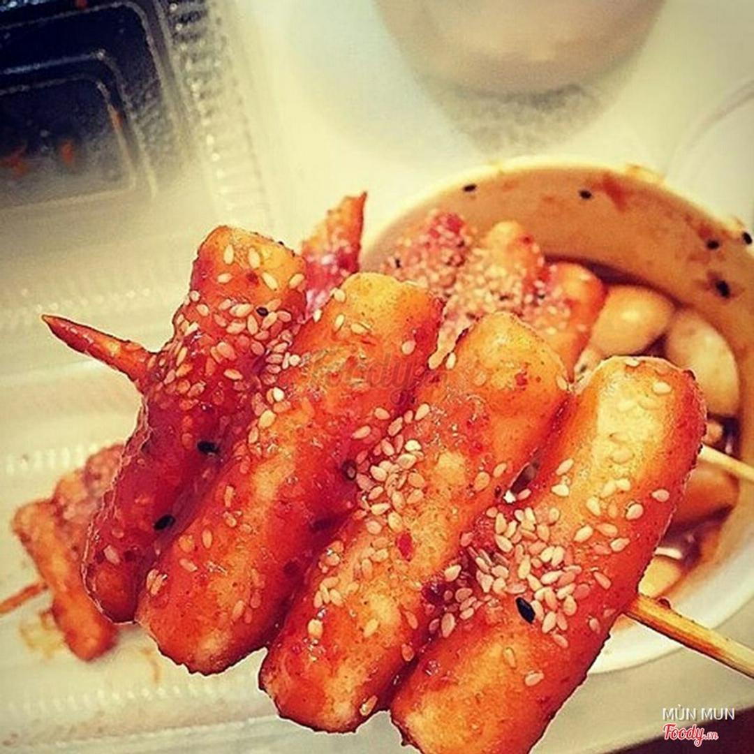 banh-gao-tteokbokki-xien-que-chien