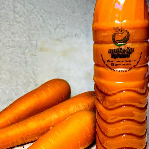 ep-ca-rot-chai-nguyen-chat-khong-uong-khong-a