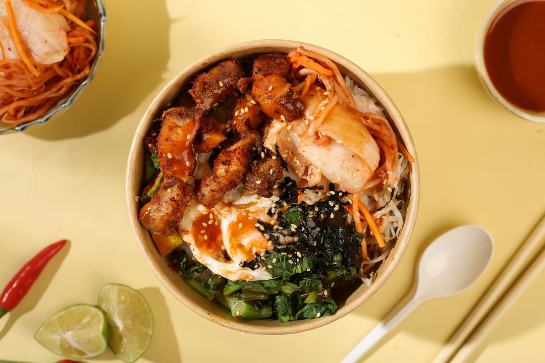 com-tron-thit-heo-xao-cay