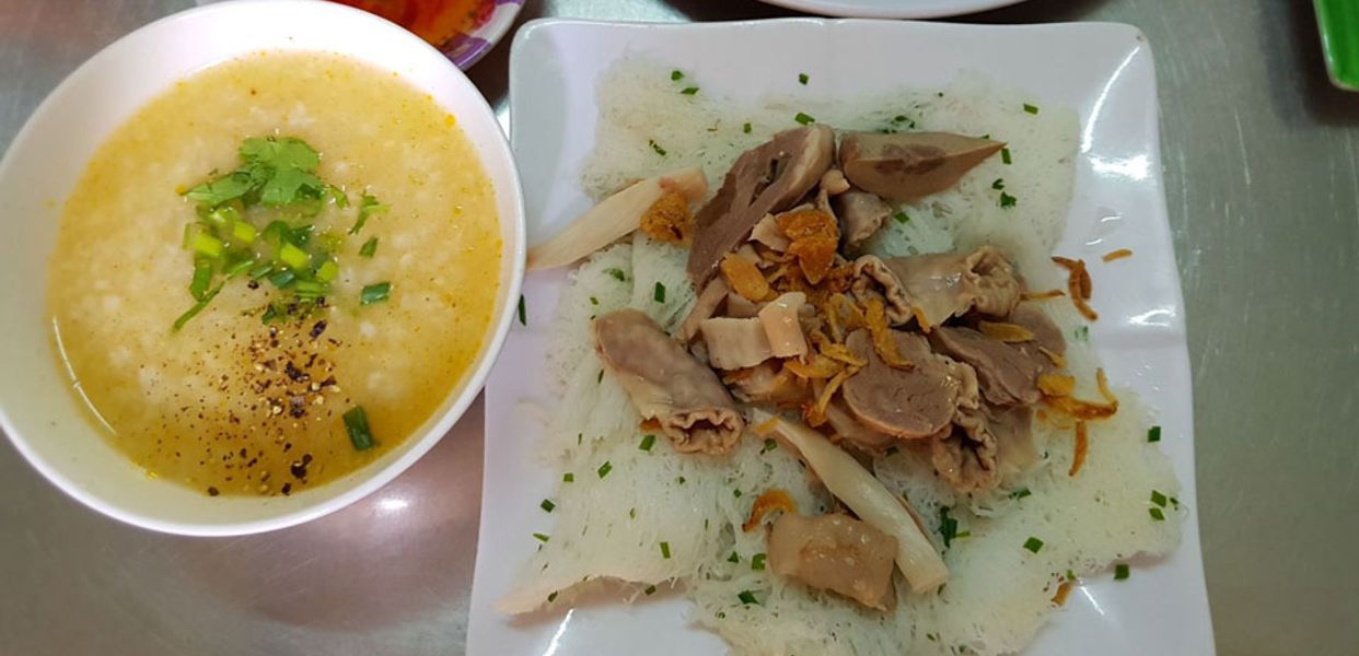 thanh-mai-bun-thit-nuong-com-tam-ho-xuan-huong