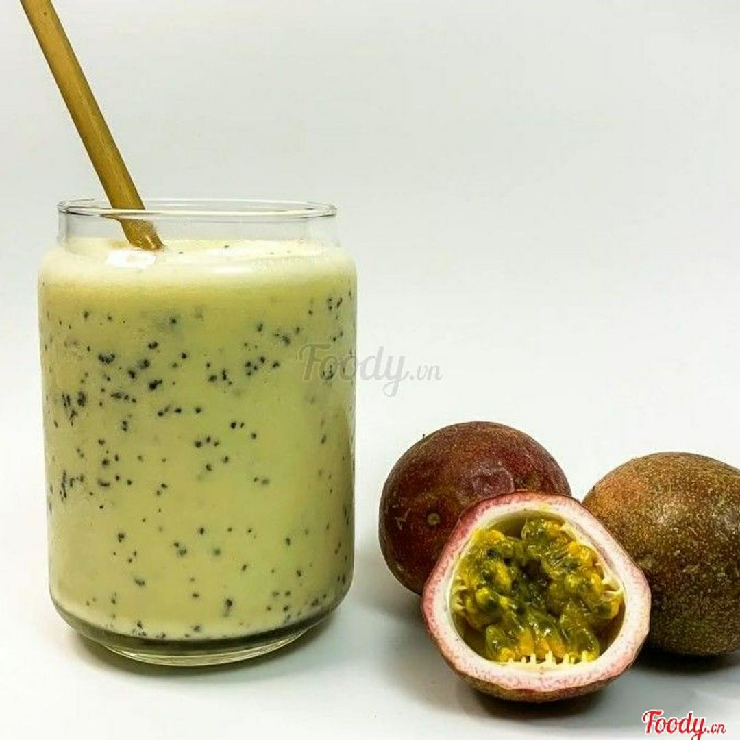 sinh-to-chuoi-chanh-leo