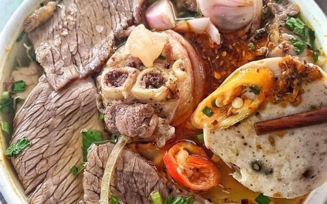 bun-bo-hue-o-lan-tan-xuan