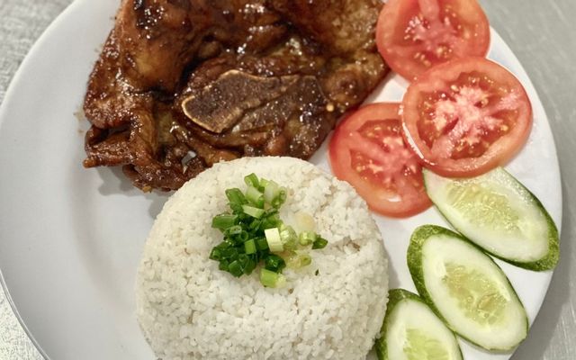 quan-com-nha-hoa-hung