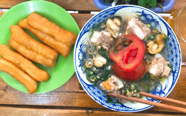 Bún-Ốc-Sườn-Cô-Sáu---Tôn-Thất-Tùng