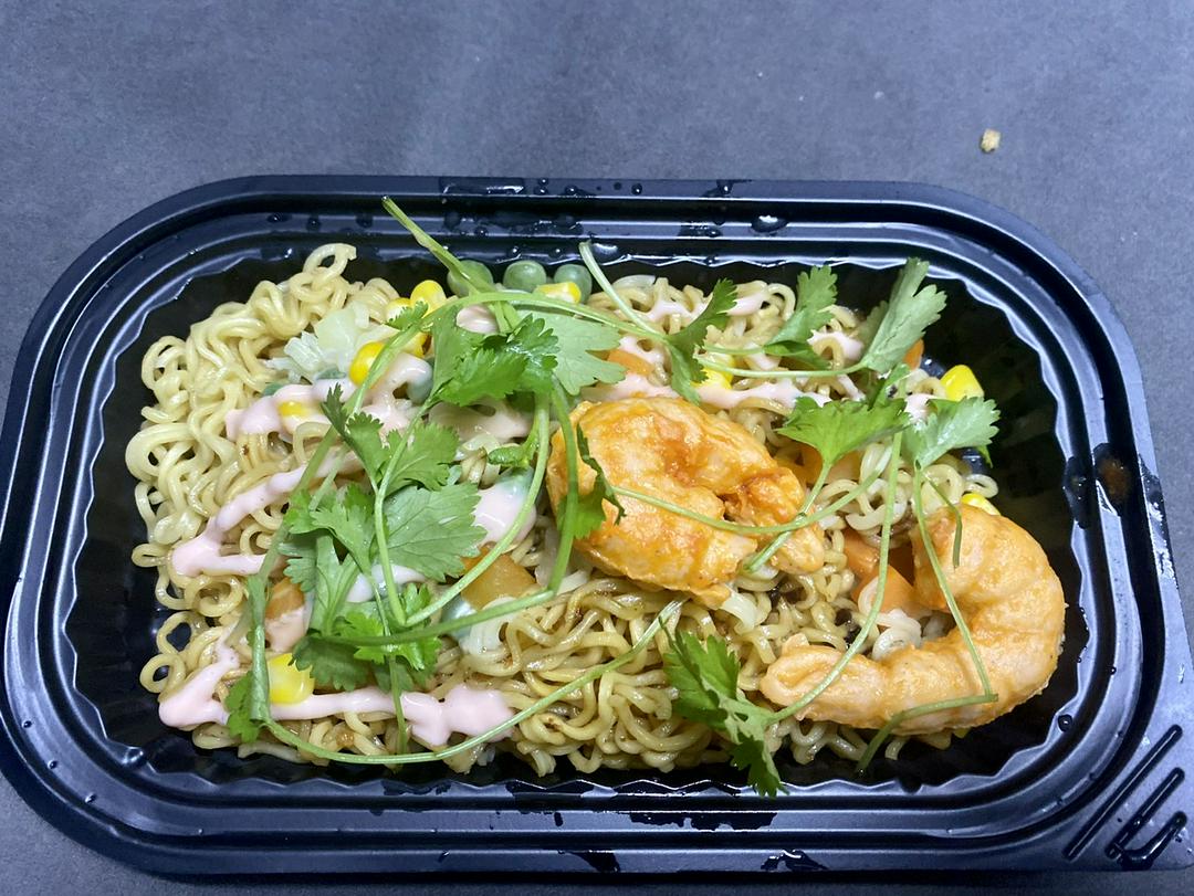 mi-indomie-tron-rau-cu