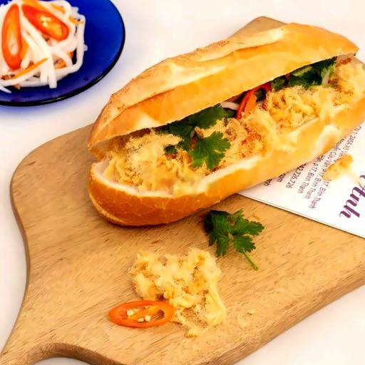 banh-mi-trung-cha-bong