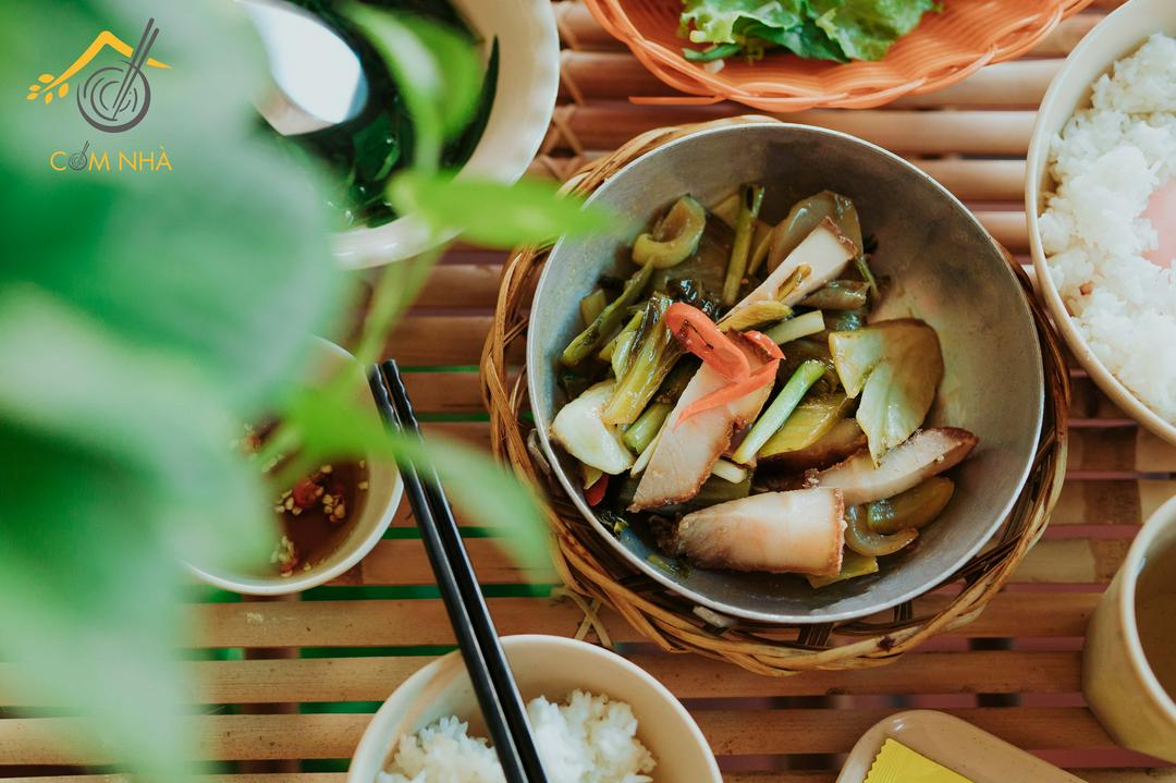 com-heo-quay-cai-chua