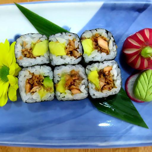sushi-ca-hoi-xao-bo-m7-salmon-itame-avocado-maki