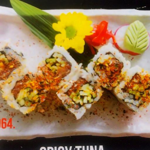 sushi-spicy-tuna-m10-ca-ngu-sot-cay-tron-bot-tem