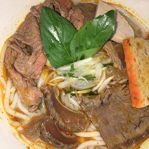 bun-bo-tai-nam-gan-cha