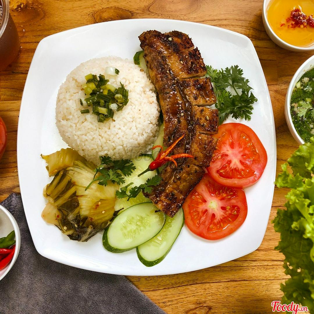 com-tam-ba-chi-nuong