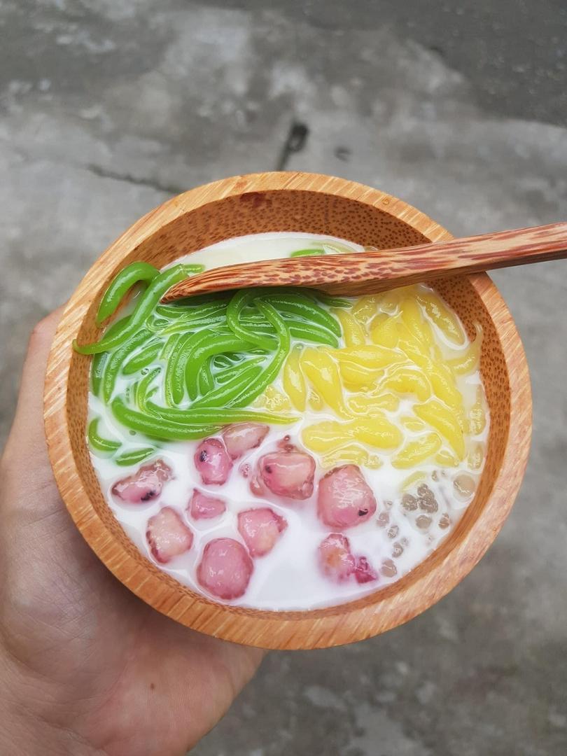 che-banh-lot-suong-sa-hat-luu