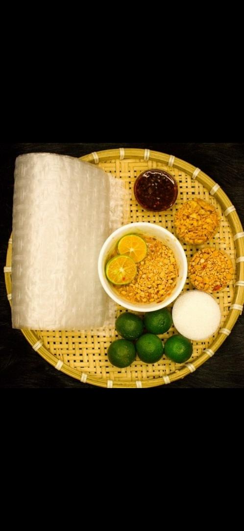 banh-trang-cham-muoi-uong-tac