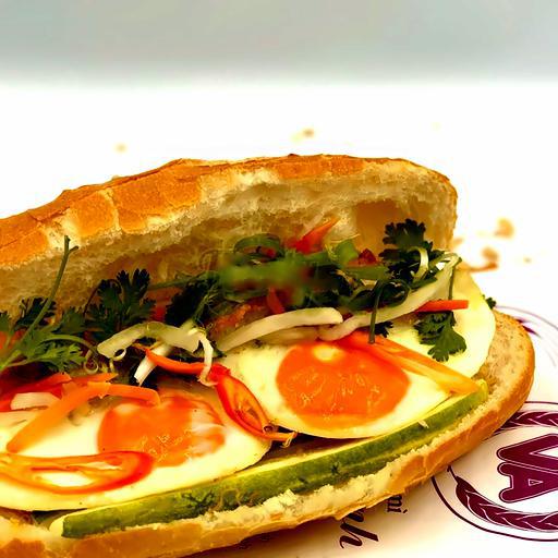banh-mi-1-trung