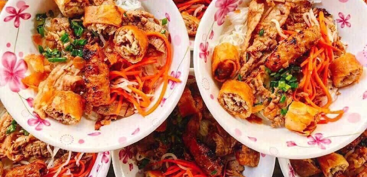 hoang-van-bun-thit-nuong-chan-hung