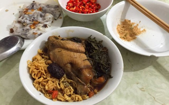 huyen-anh-banh-cuon-gia-truyen